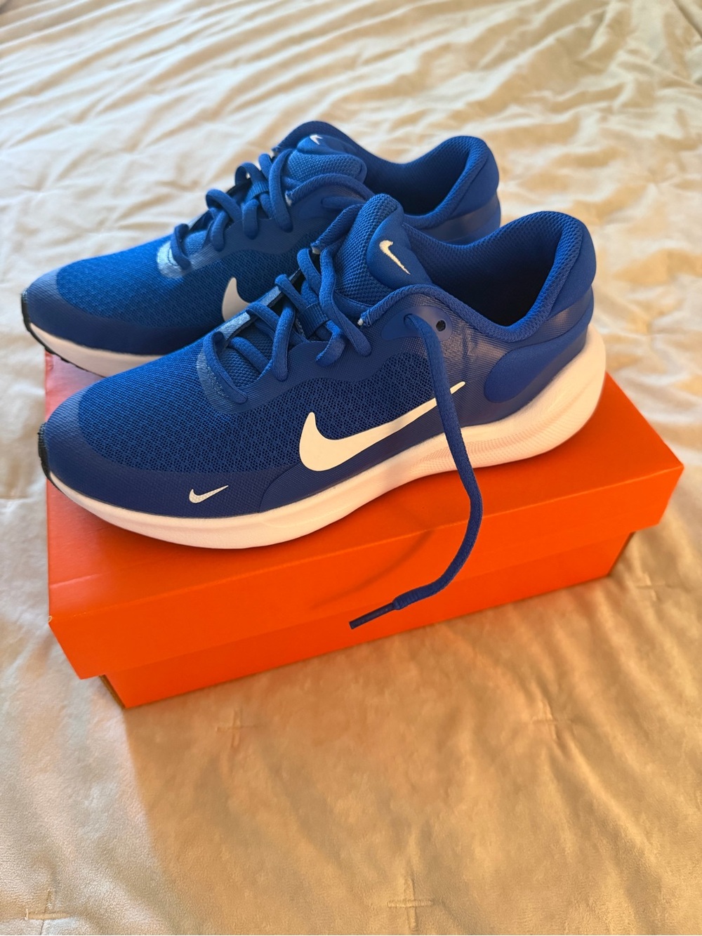 Nike Revolution 7 GS Kids Blue and White Sneakers